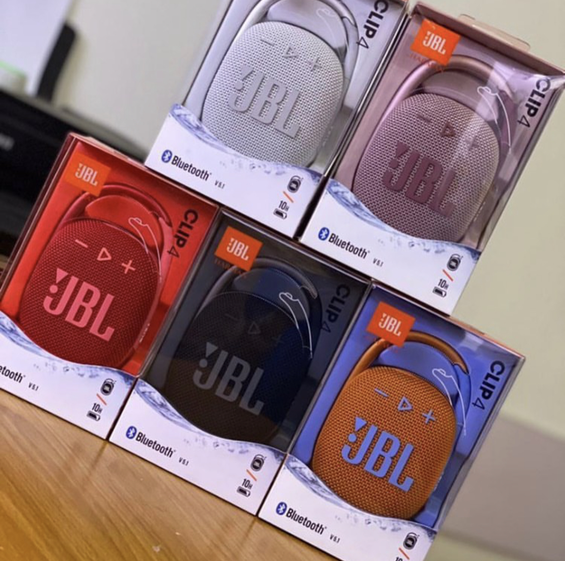 JBL CLIP 4 WATERPROOF BLUETOOTH SPEAKER.